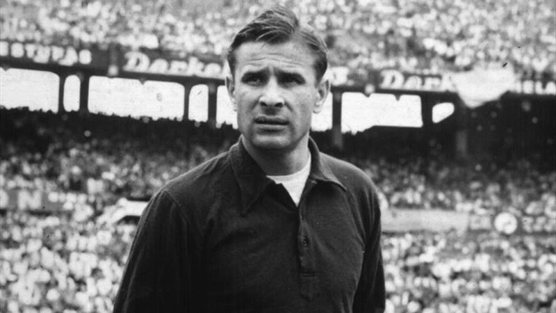 Thủ môn Lev Yashin - Nhện đen huyền thoại của làng túc cầu 1 Thủ môn Lev Yashin - Nhện đen huyền thoại của làng túc cầu