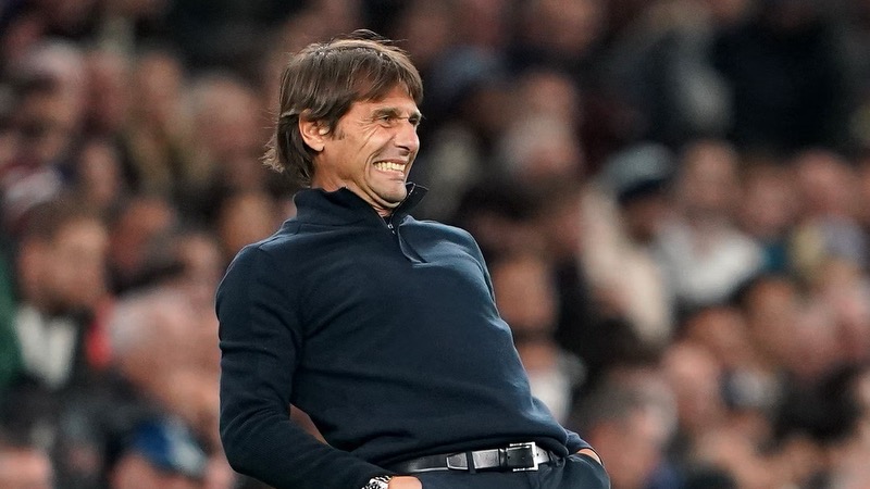 Huấn luyện viên Antonio Conte - Người đàn ông thịnh nộ trong bộ suit lịch lãm 1 Huấn luyện viên Antonio Conte - Người đàn ông thịnh nộ trong bộ suit lịch lãm