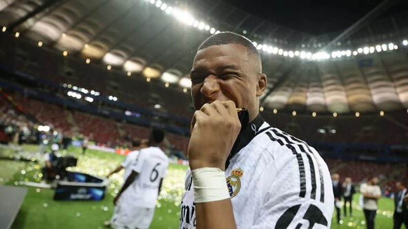 Cầu thủ Kylian Mbappe - Sứ mệnh để sánh ngang với những huyền thoại 1 Cầu thủ Kylian Mbappe - Sứ mệnh để sánh ngang với những huyền thoại